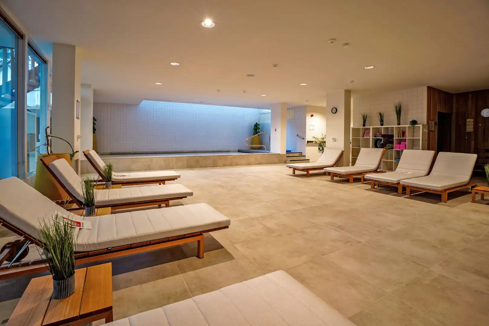 Prachtig 1-slaapkamerappartement met ruim terras (serviceflat) in Residentie Beukenhof, uniek wonen in de dorpskern van Oostduinkerke.  foto 16