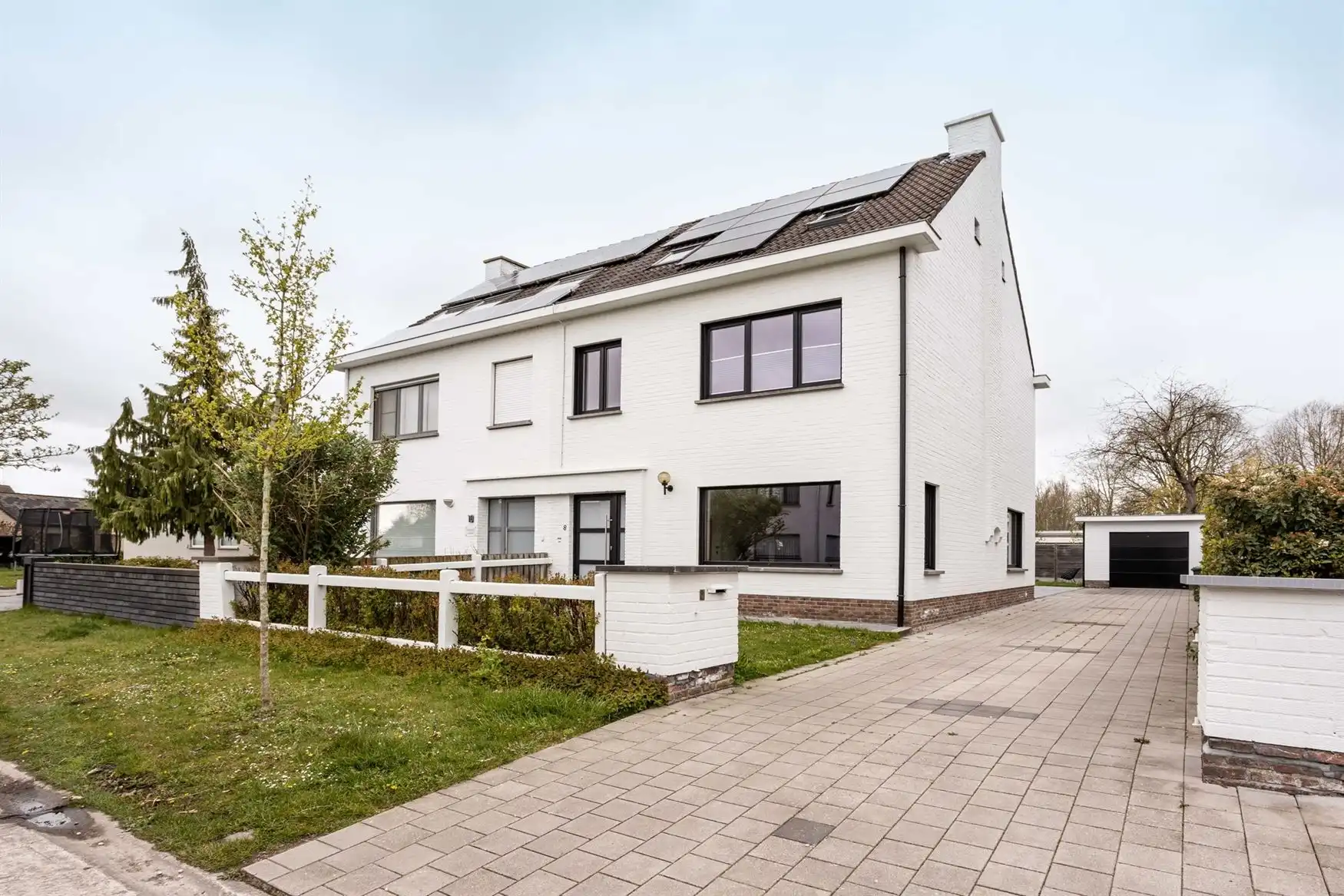 Volledig gerenoveerde gezinswoning met tuin in Drongen foto 22