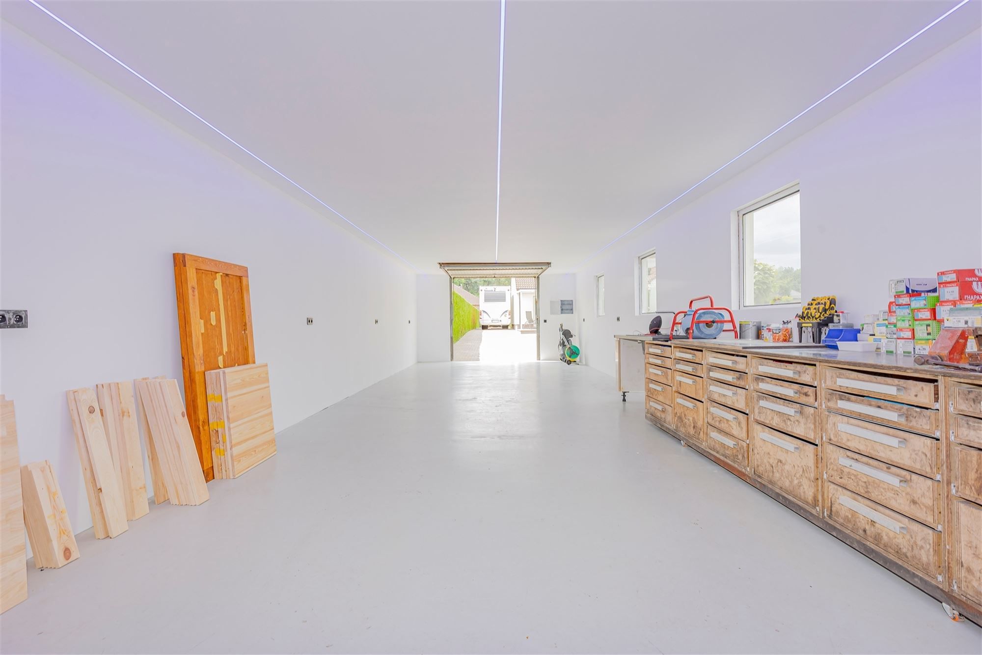 Prachtige villa in rustige wijk met vergund magazijn van 100 m² foto 16