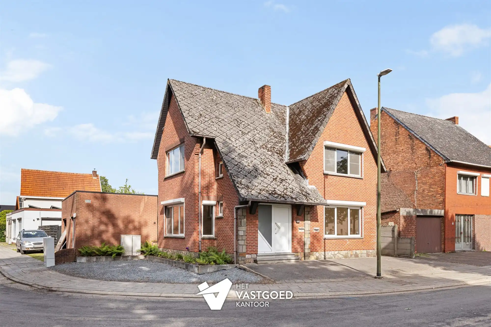 OP TE FRISSEN OPBRENGSTEIGENDOM MET 2 VERSCHILLEDE HUISNUMMERS EN RUIME BIJHORENDE VERGUNDE GARAGE TE HECHTEL foto 28