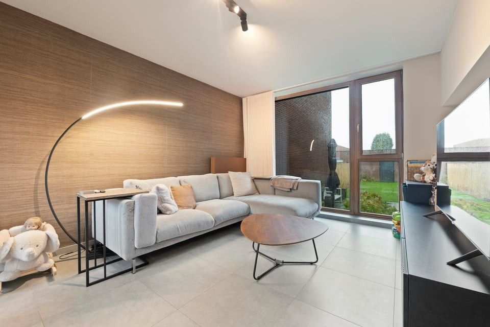 RECENTE ENERGIEZUINIGE WONING MET 3 SLAAPKAMERS, GARAGE EN ZONNIGE TUIN foto 9