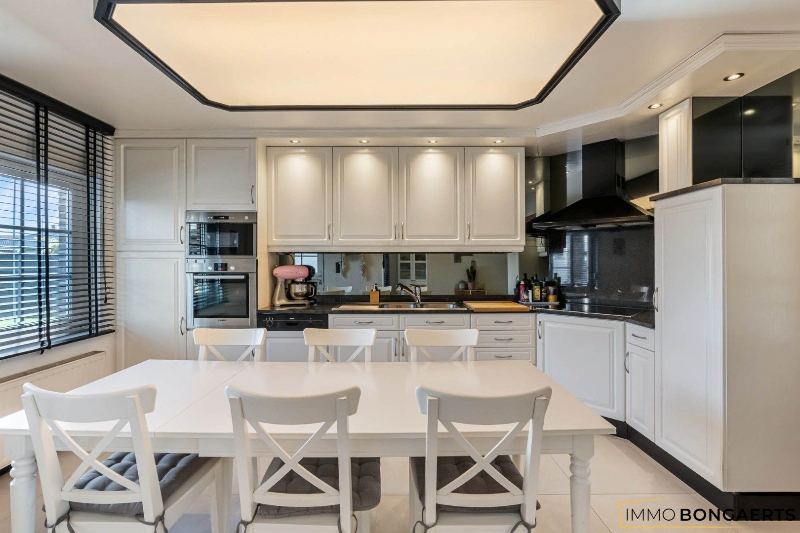 Instapklare woning met 4 slaapkamers en zwembad foto 10