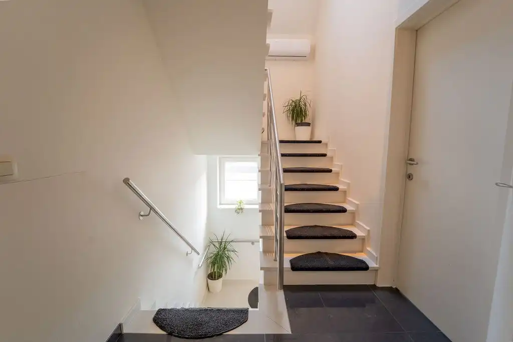 RUIM HANDELSHUIS MET WOONST TE SPALBEEK (HASSELT) foto 17