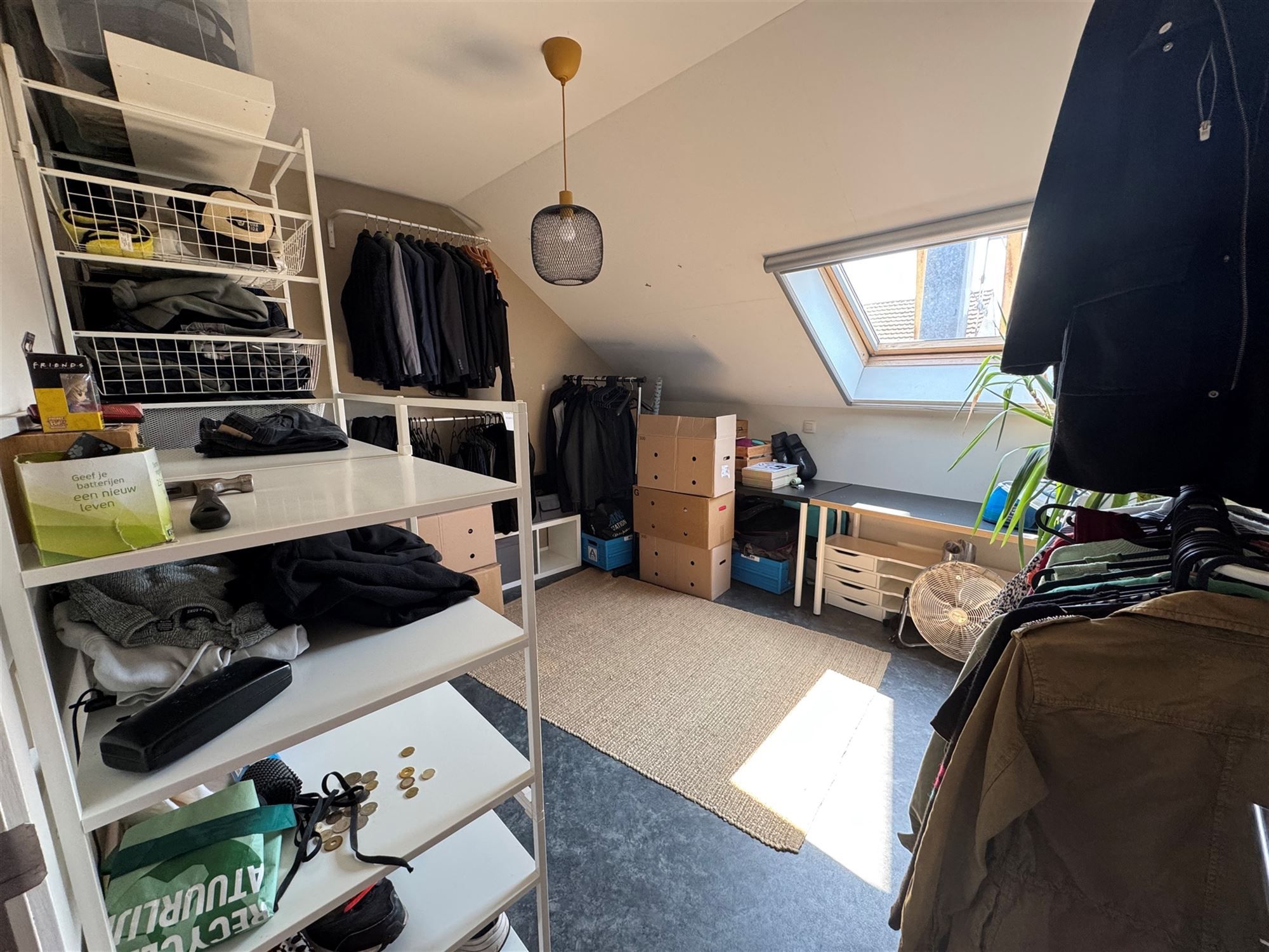 PERFECT ONDERHOUDEN DUPLEX APPARTEMENT (100M²) MET 3 SLAAPKAMERS + WASPLAATS EN TERRAS TE BEVERLO foto 14