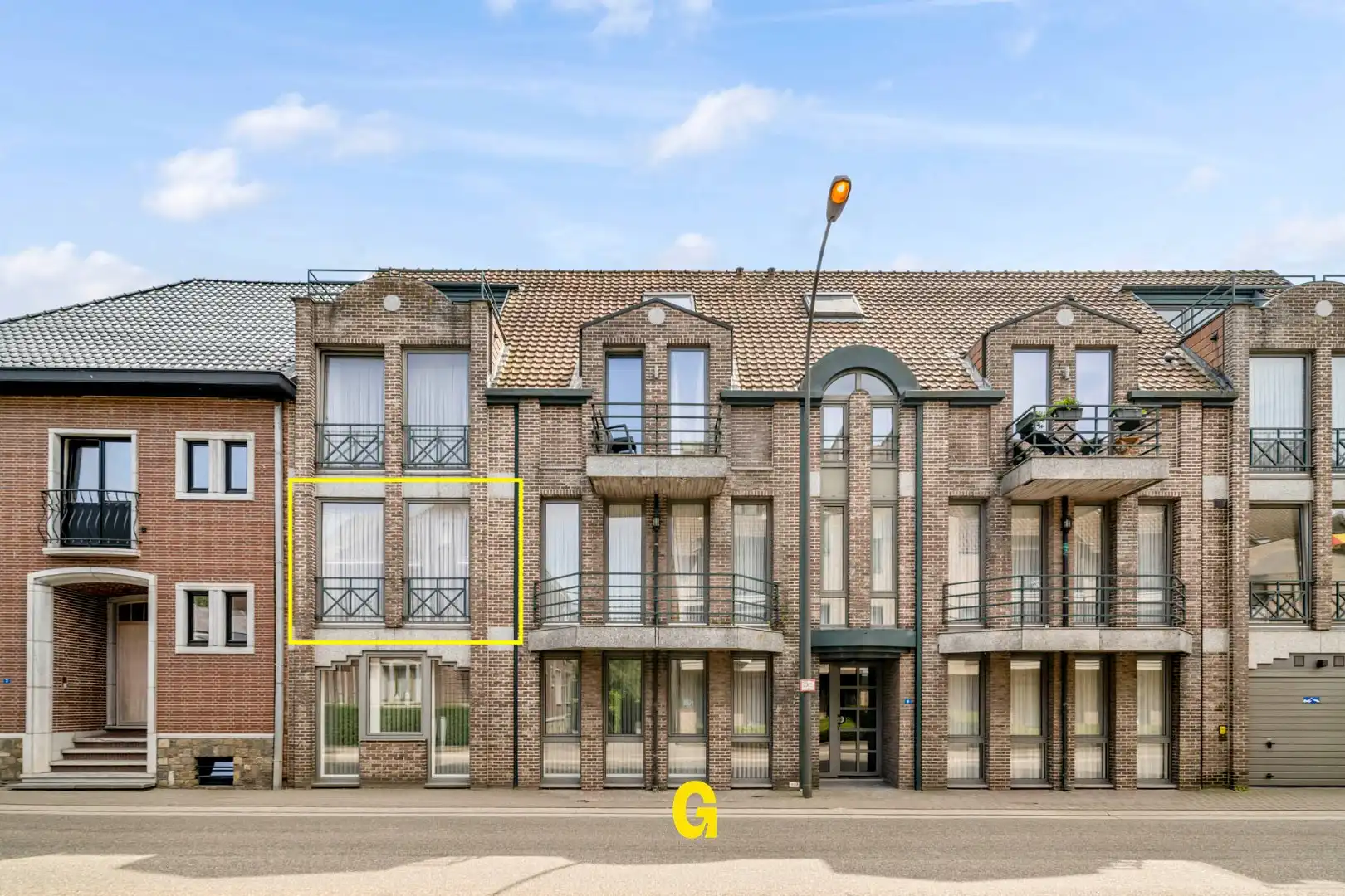 Uitstekend verzorgd 2-slaapkamer appartement in hartje Bilzen, met standplaats, kelderberging en terras met zicht op het Park van Haffmans foto 4