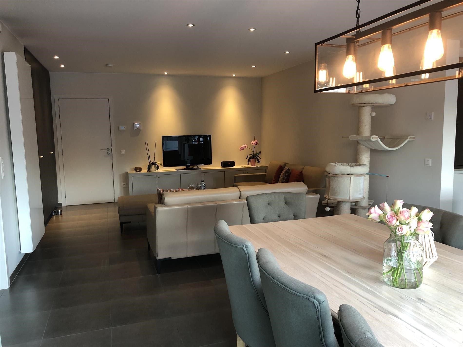 Zeer mooi ingericht appartement met 2 slaapkamers, terras en garagebox. foto 8