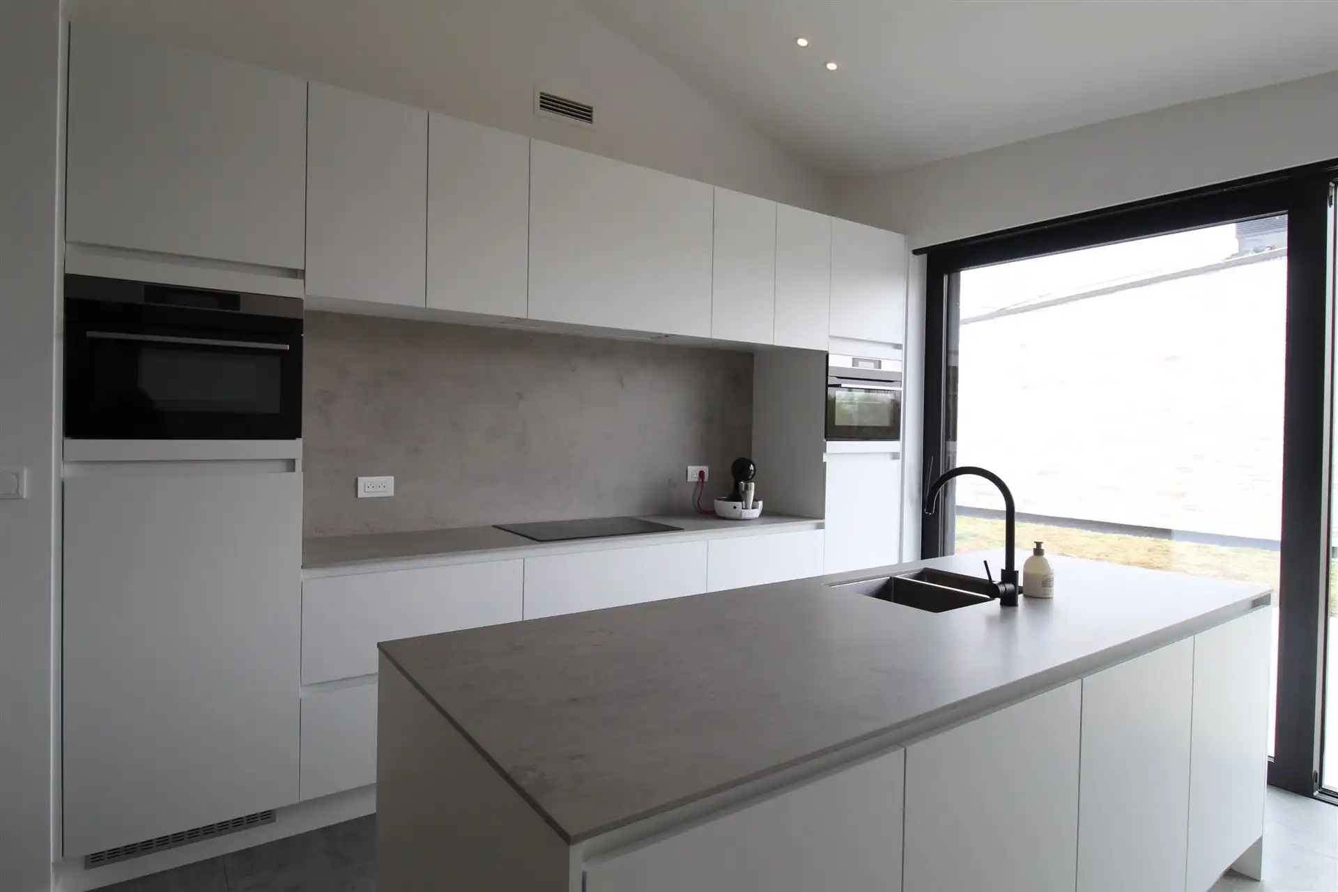 Modern en luxueus penthouse op toplocatie met een adembenemend uitzicht op de mijnschachten van Connecterra!  foto 5