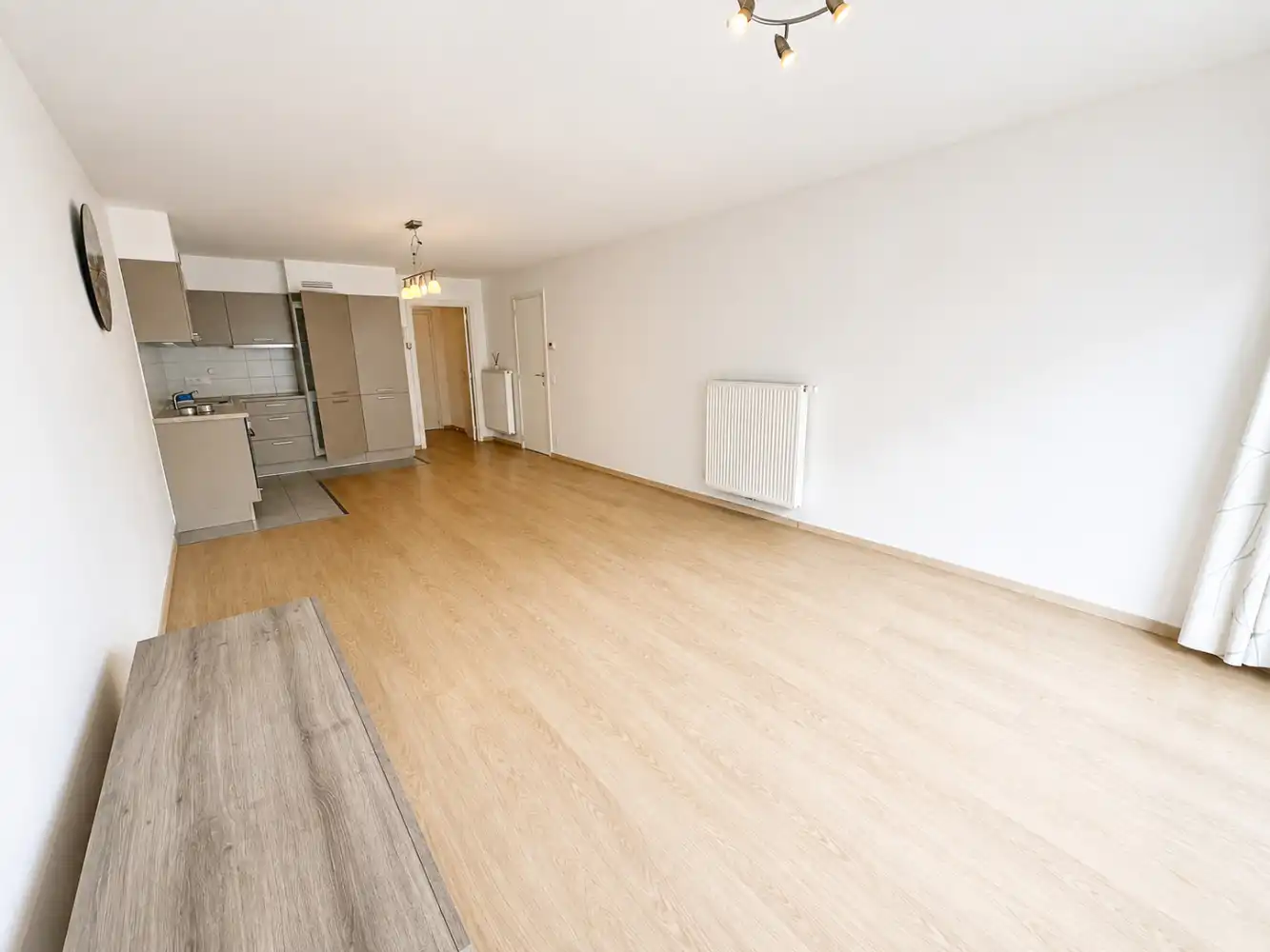 Gelijkvloersappartement met twee slaapkamers en terrasje dichtbij het centrum van Blankenberge. foto 3