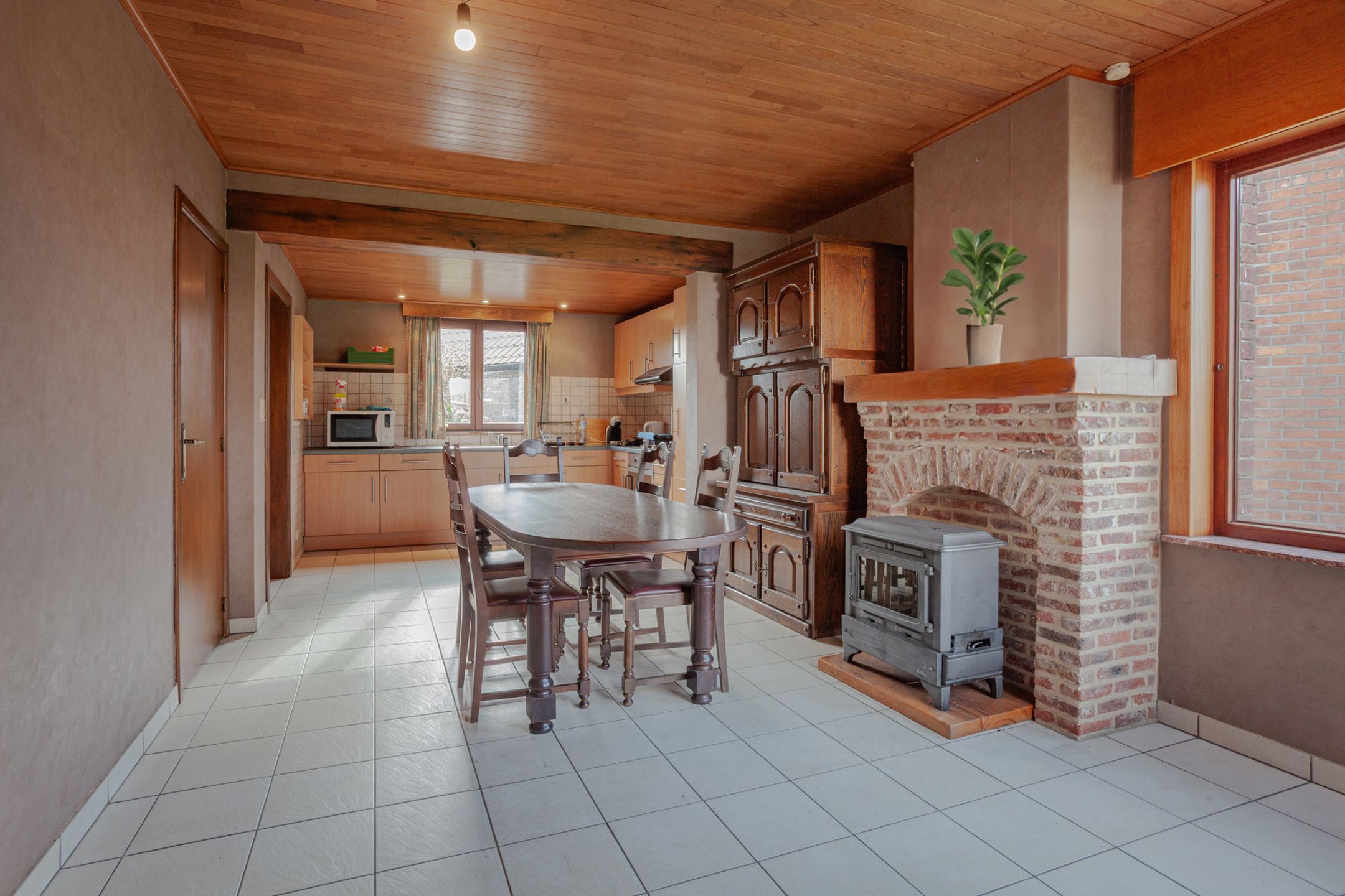 Te renoveren alleenstaande woning foto 8