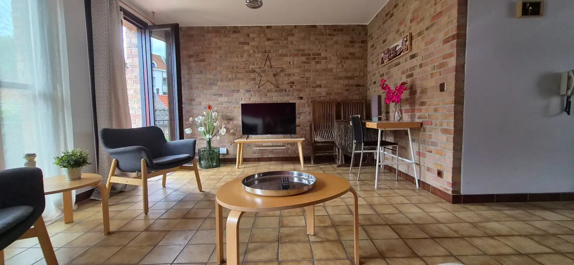 Centraal gelegen woning (bel-etage) met 2 slpk en terras foto 3