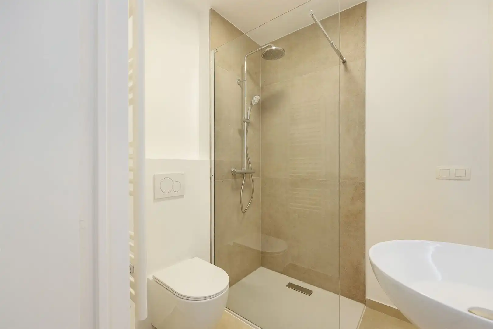 EPC B! Prachtig gerenoveerd appartement in doodlopende straat zonder bovenburen foto 17