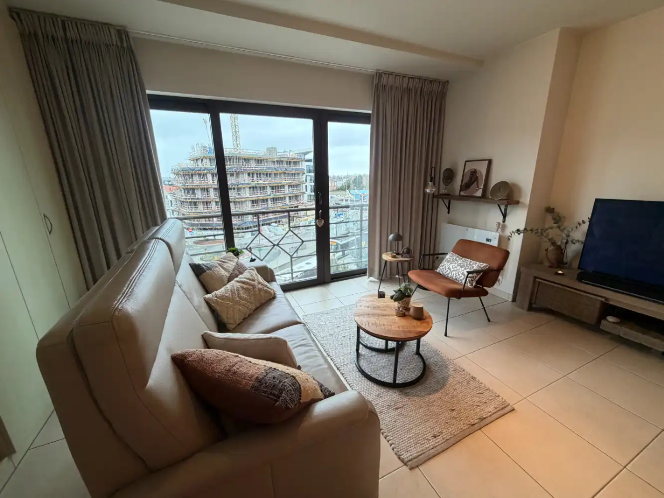 Modern zonnige studio op het Stationsplein van Blankenberge. Dichtbij het commercieel centrum en het openbaar vervoer. foto 2