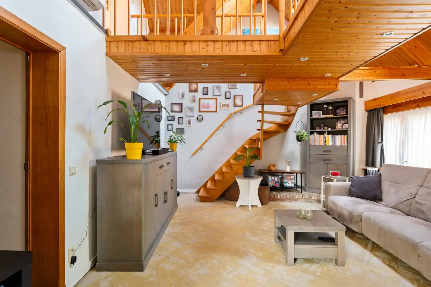 Top gelegen, charmante, vrijstaande woning met 3 slpk. en prachtige zuid-tuin foto 5