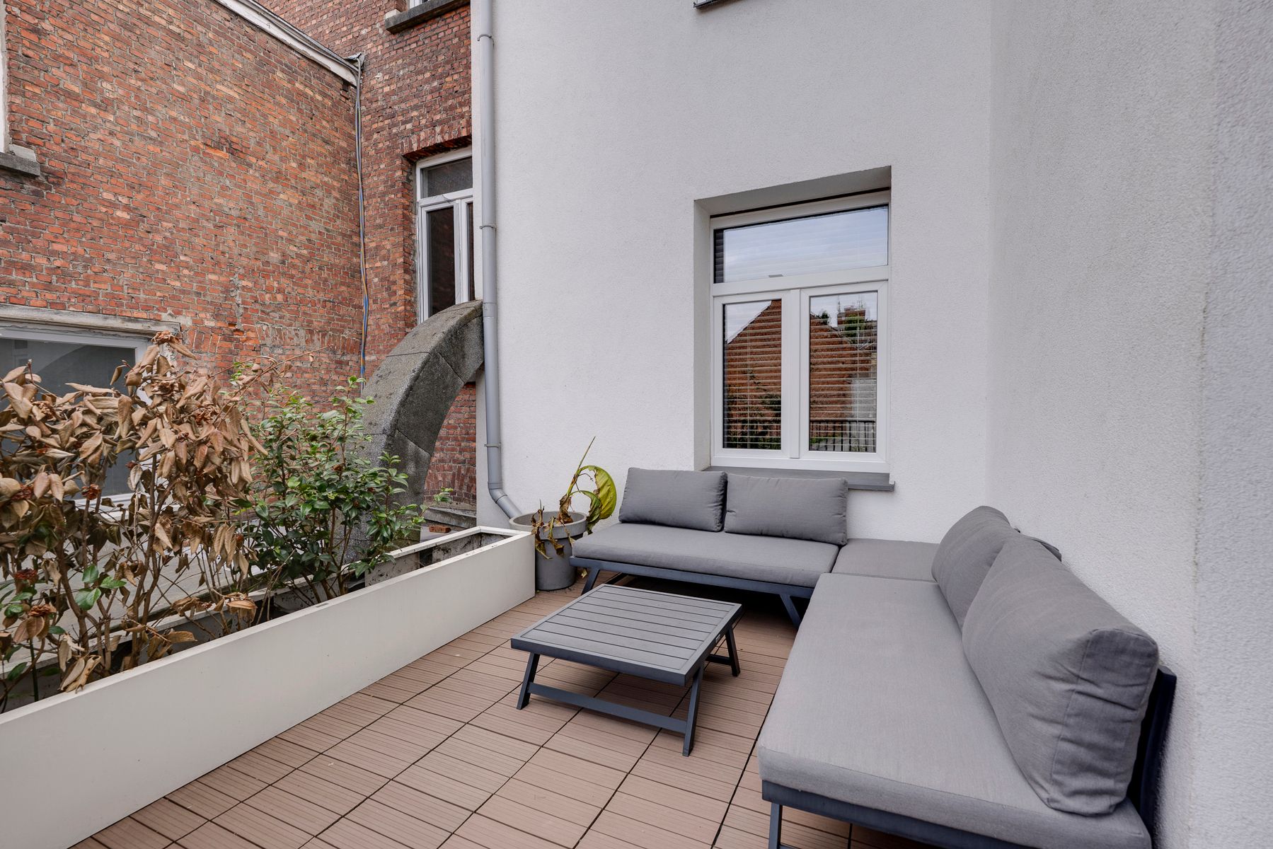 Instapklaar appartement met groot terras in Slachthuiswijk foto 6