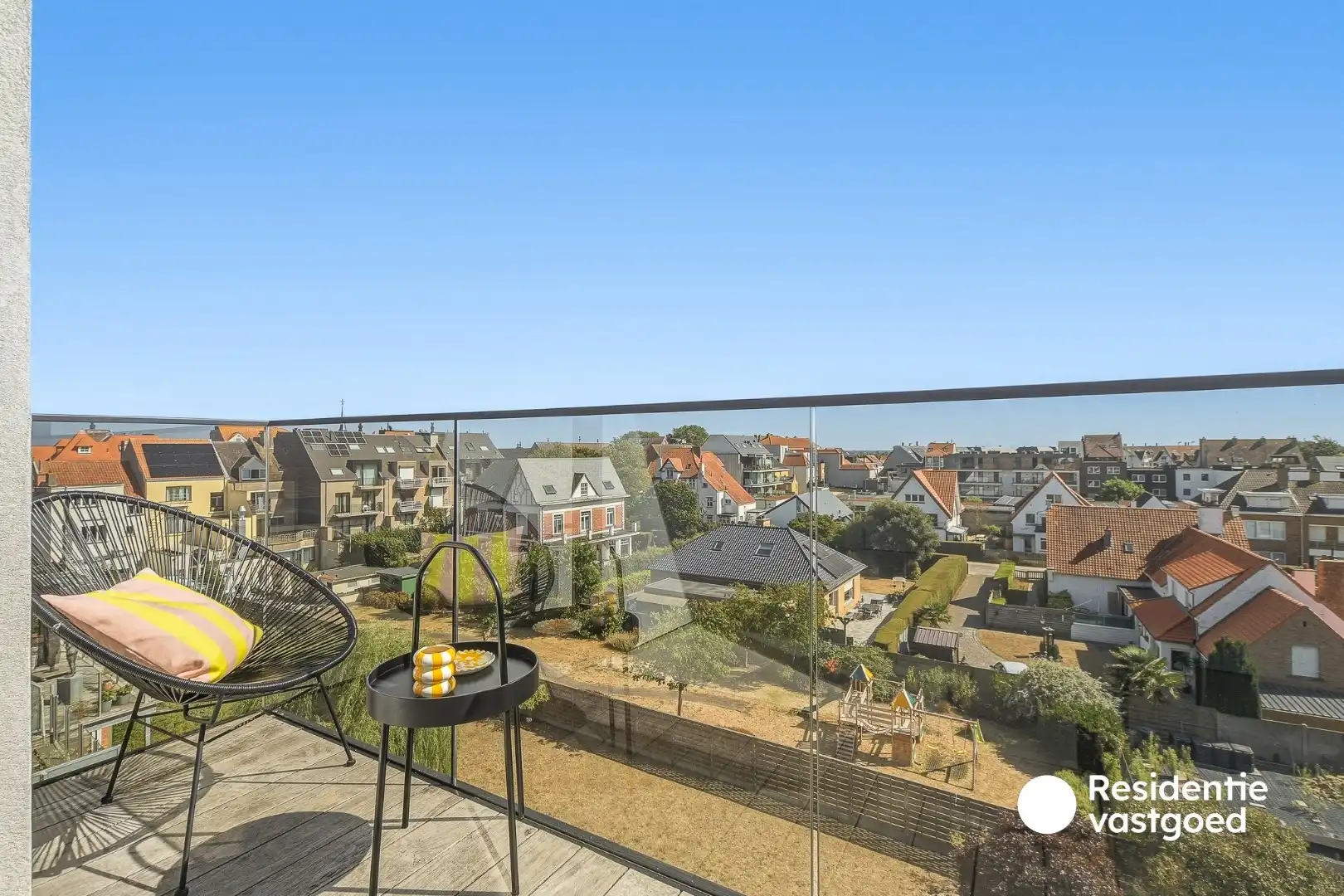 Wonen boven, ondernemen beneden: volledig gerenoveerd restaurant met luxueuze woonst in hartje De Haan foto 19