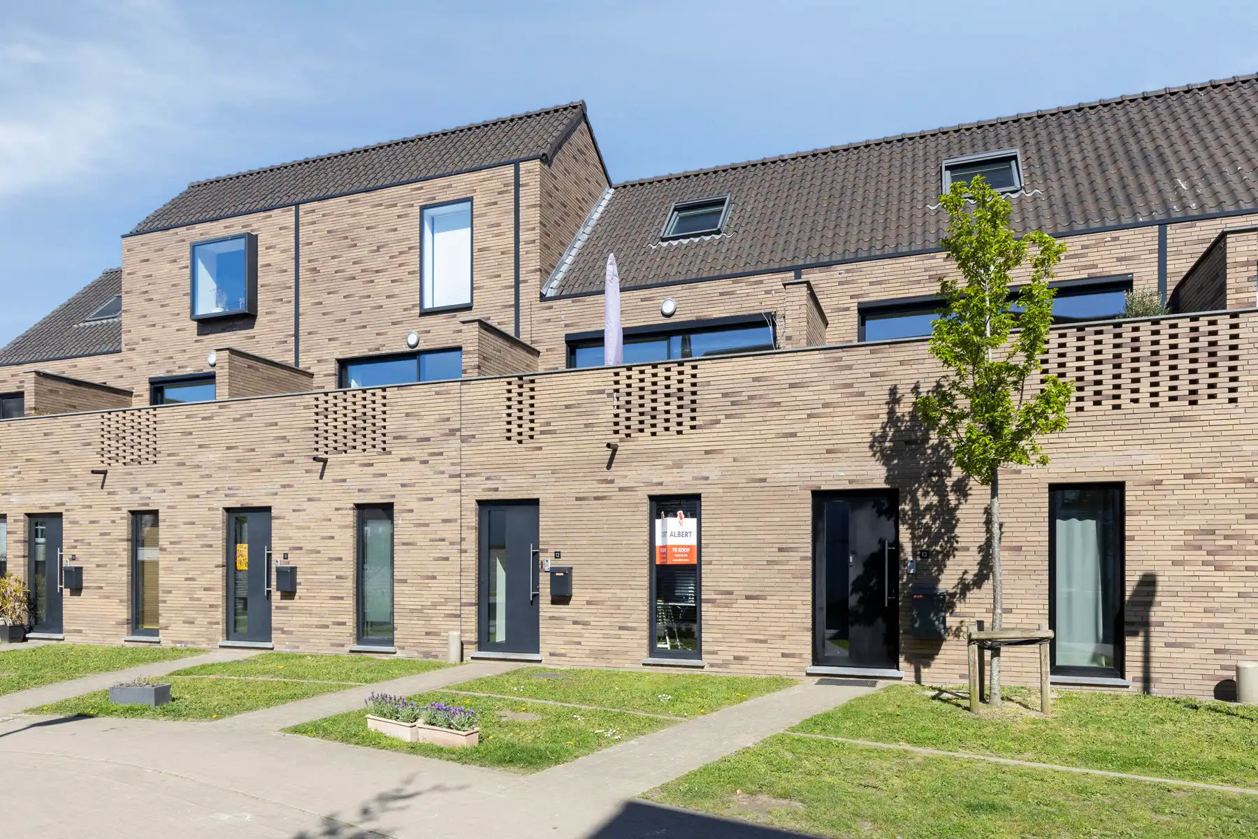 Recente energiezuinige stadswoning  foto {{pictureIndex}}