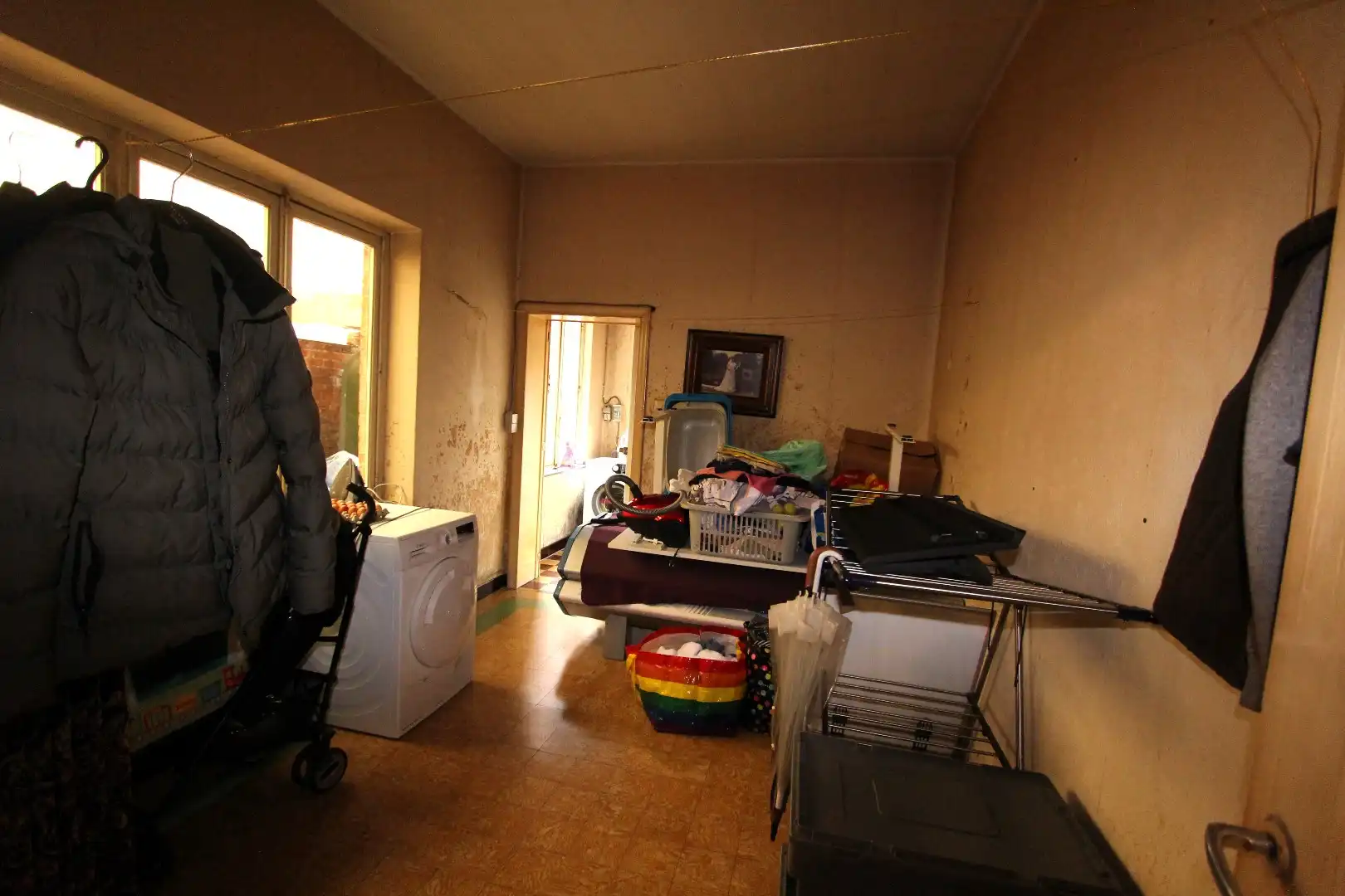 HANDELSPAND - TOP GELEGEN IN HET CENTRUM foto 10