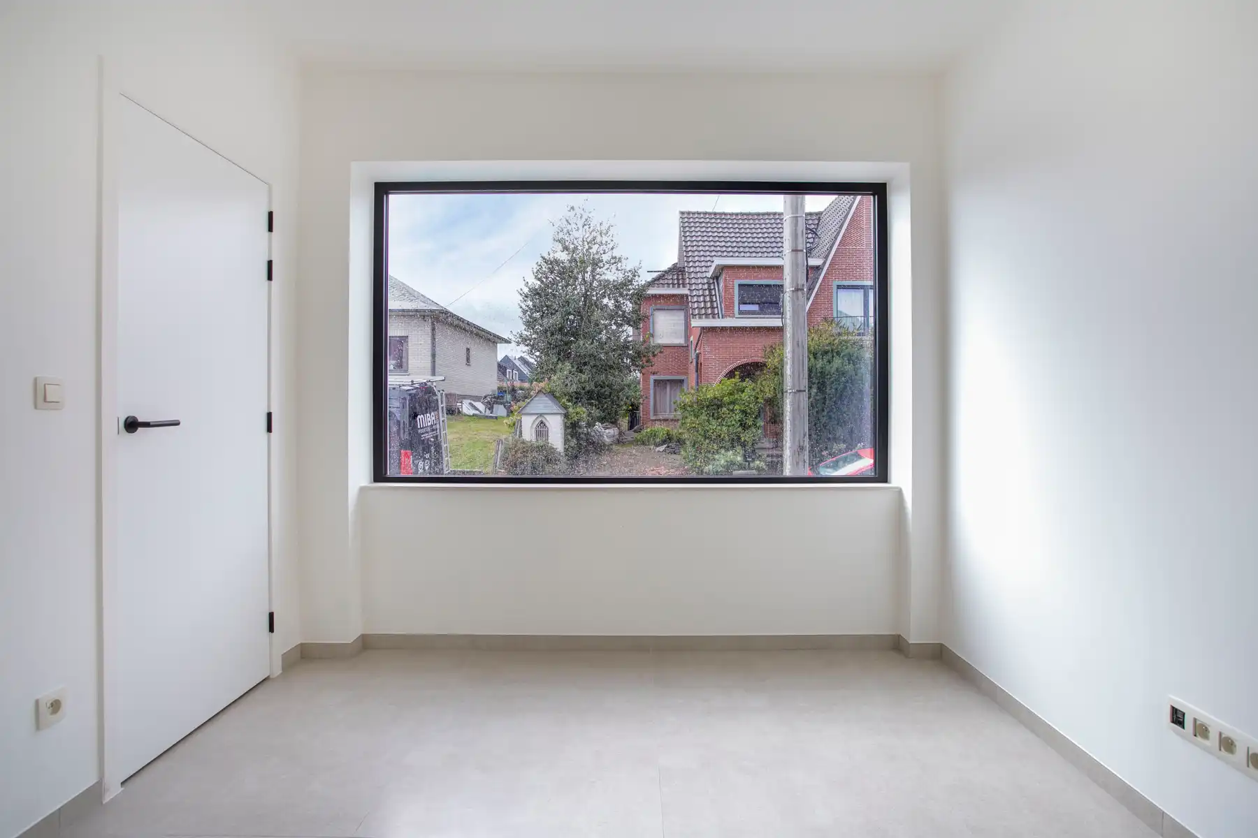 Gerenoveerde woning met 5 slaapkamers en bijbouw foto 9