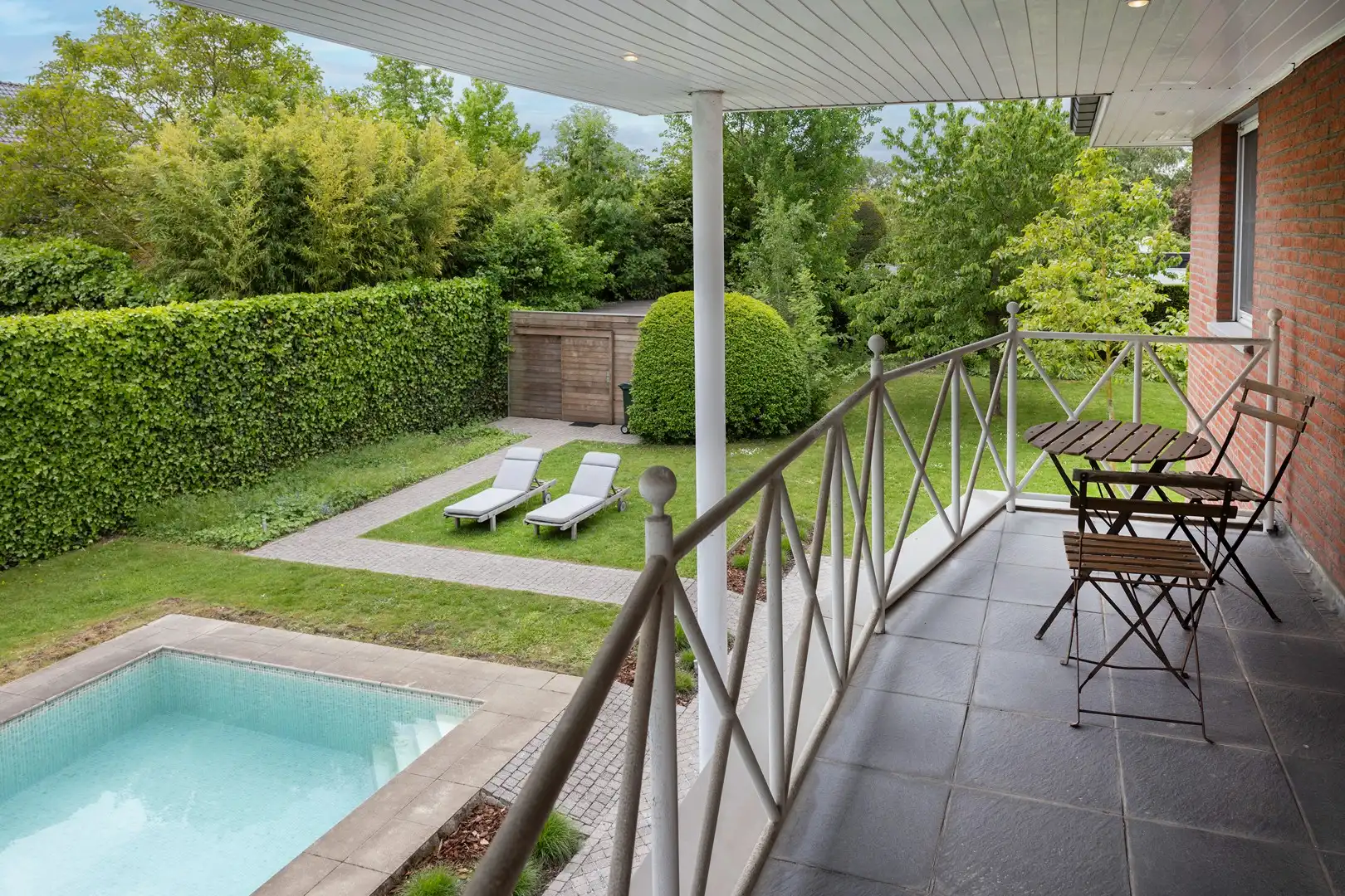 Zonovergoten wonen op 1.297 m² in villa met 6 slaapkamer. foto 19
