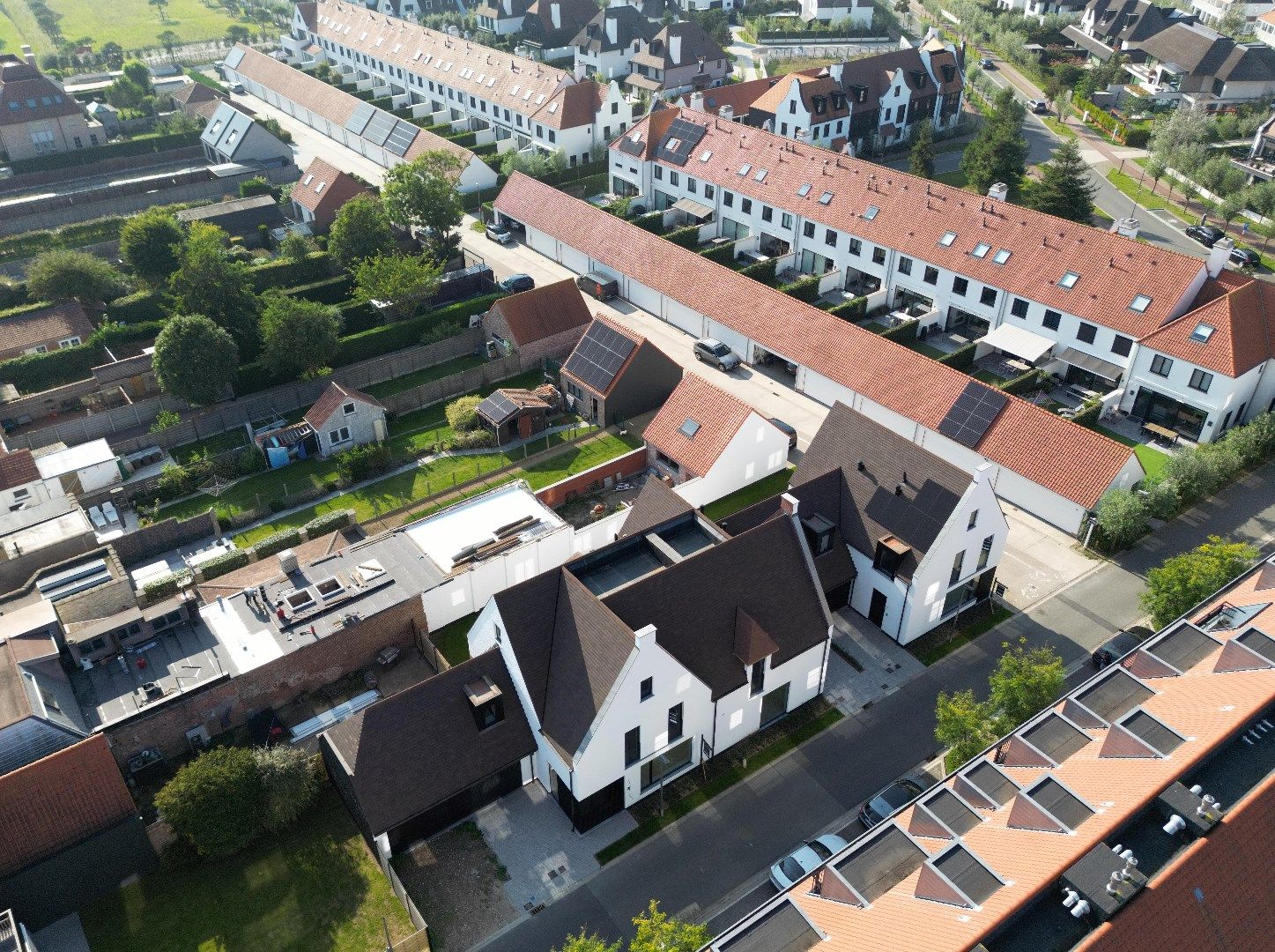 Nieuwbouwwoningen met zuid-westgeoriënteerde tuin, rustig gelegen te Duinenwater  foto {{pictureIndex}}