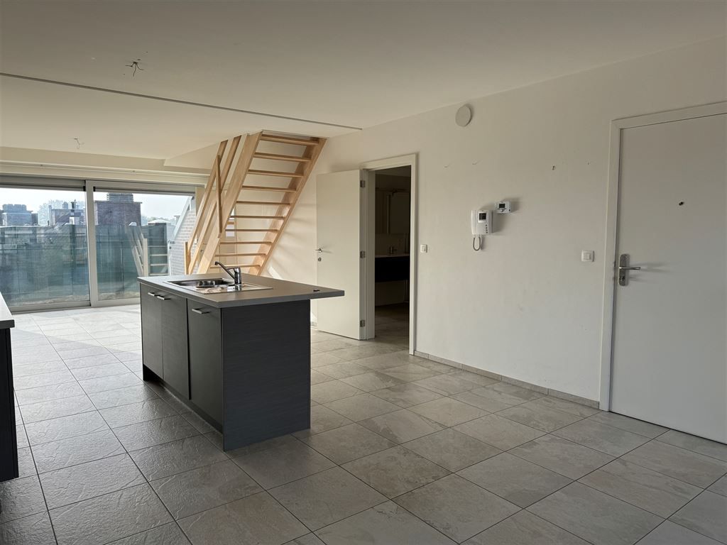 Modern duplexappartement met 2 terrassen, een ondergrondse autostandplaats en berging foto 5