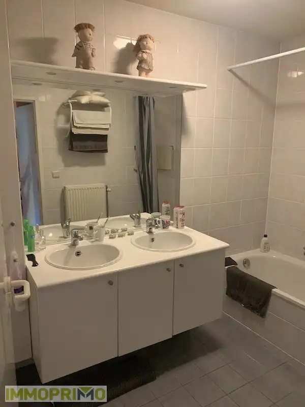 Mooi 2 slaapkamerappartement op de 2e verdieping met lift op wandelafstand van het centrum. foto 13