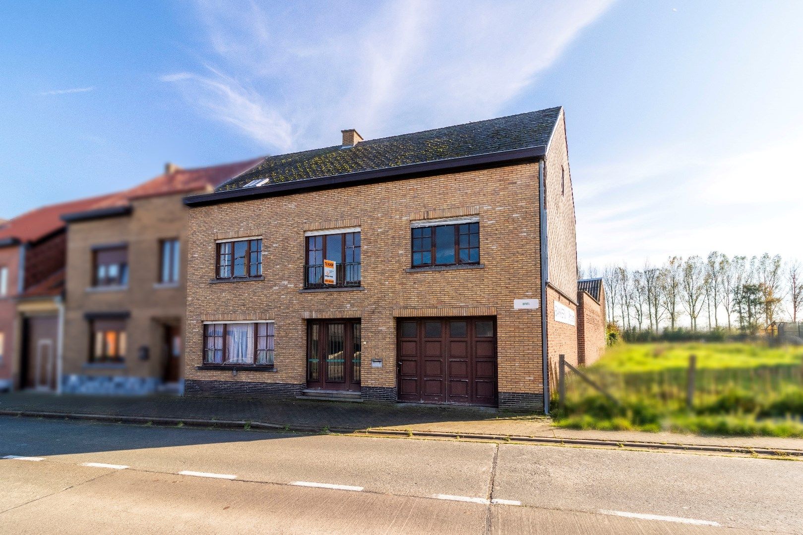 Ruime woonst met grote garage/opslagplaats/atelier foto 1