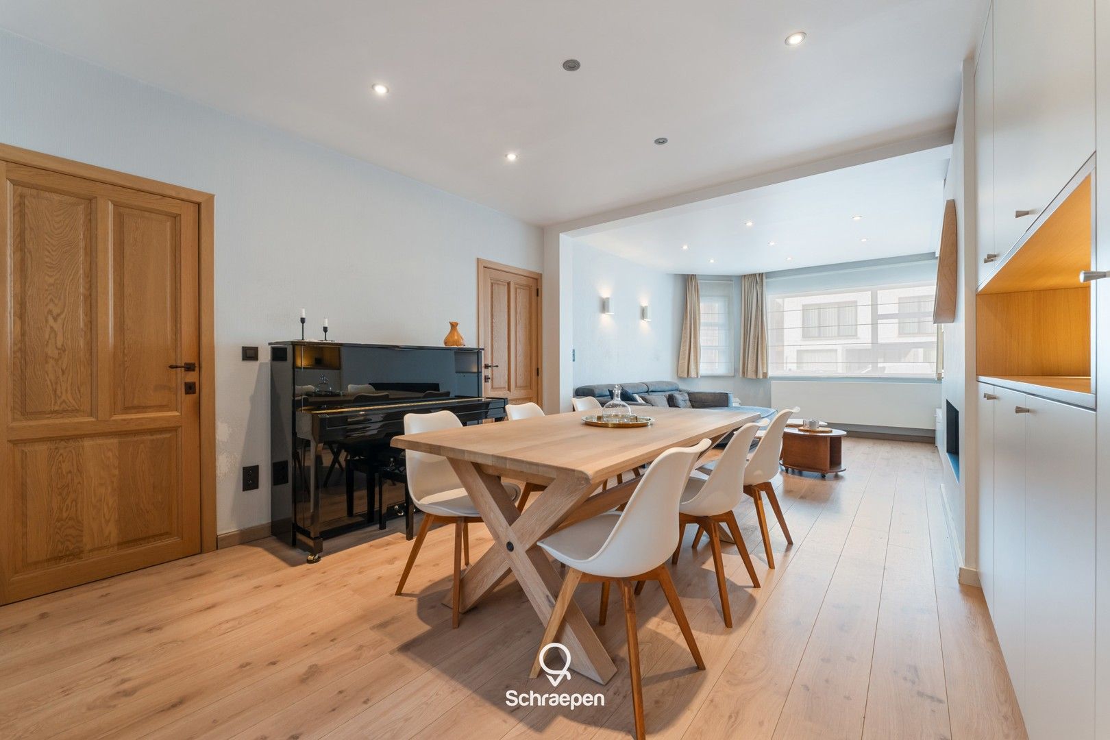 Instapklare en energiezuinige gezinswoning (245 m²) met 3 tot 4 slpks te Zonhoven-centrum! foto {{pictureIndex}}