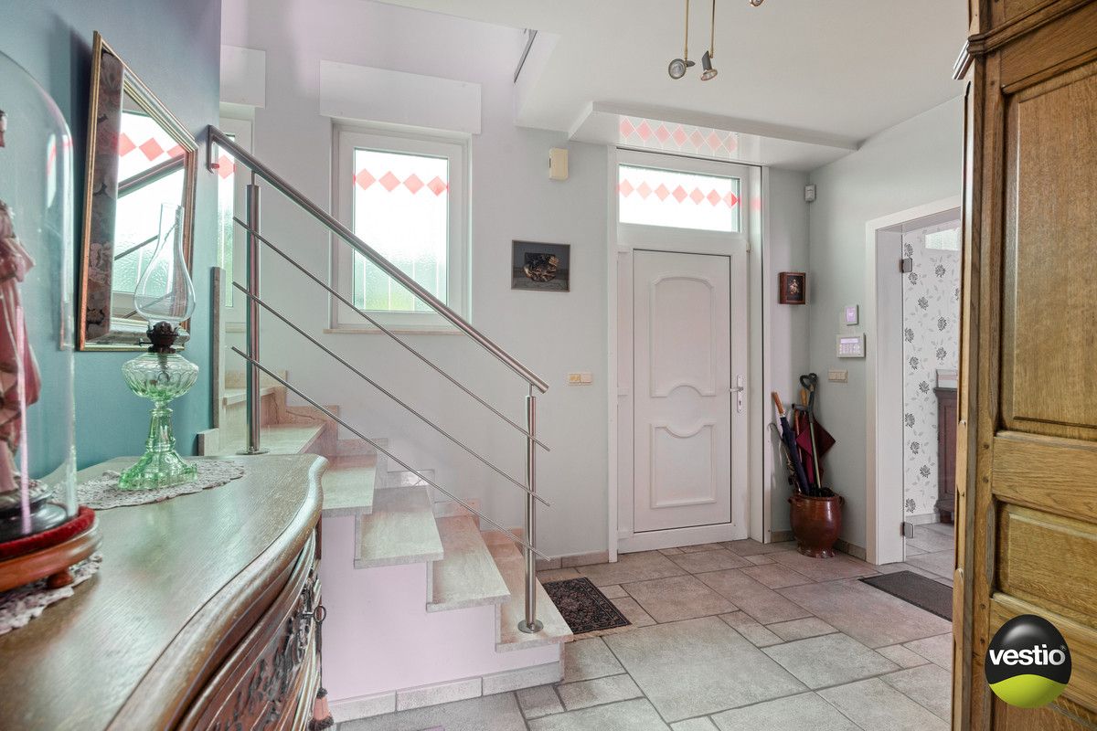 RUSTIG GELEGEN RUIME VILLA MET 5 SLK OP RIANT PERCEEL VAN 18A61CA IN STADSRAND TONGEREN. foto 5