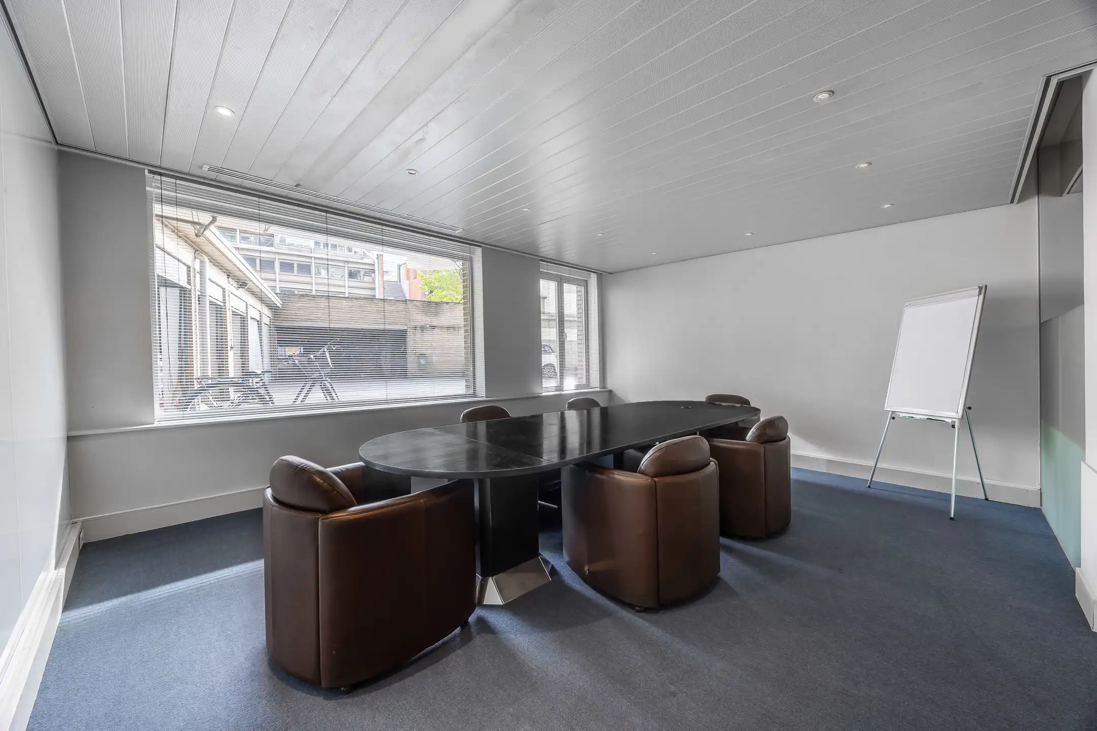 Commercieel handelspand (236m²) op centrale ligging foto 19