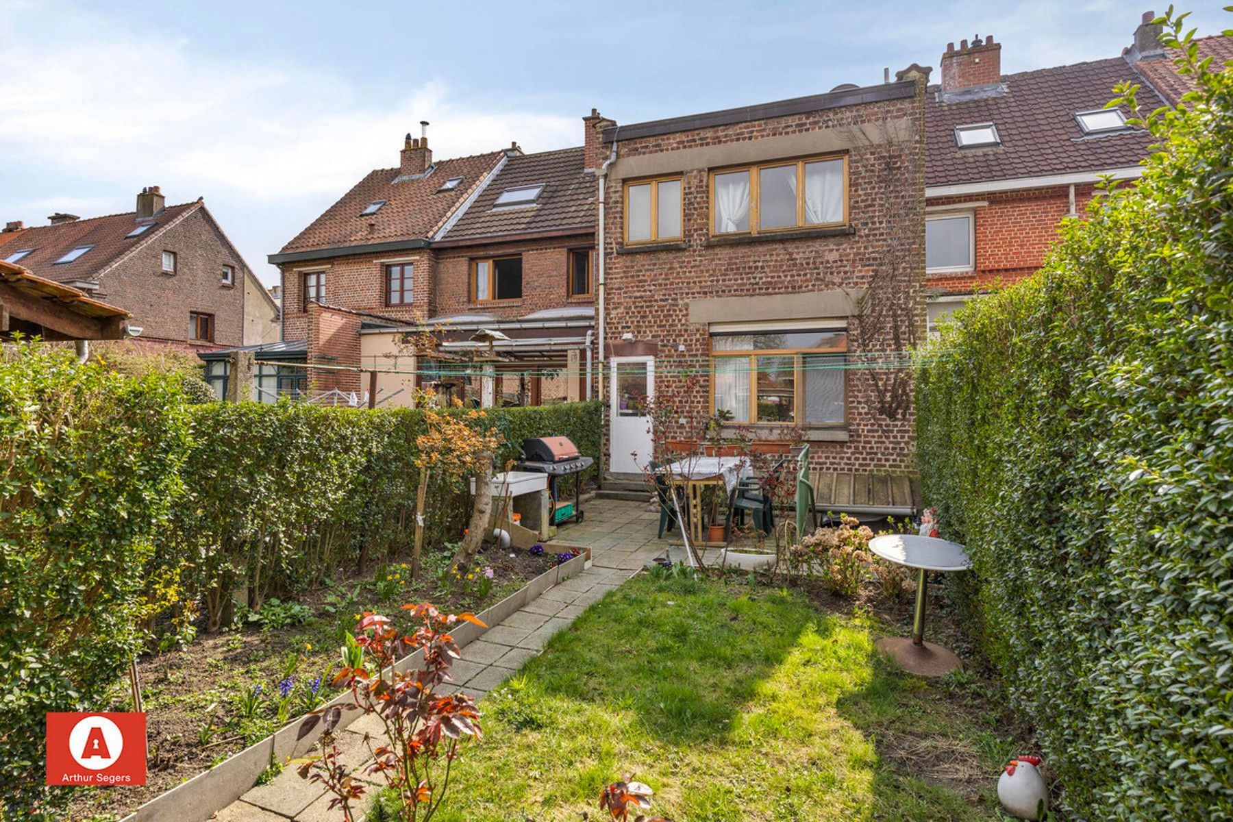 Woonhuis opgesplitst in 2 appartementen/woon-entiteiten foto 27