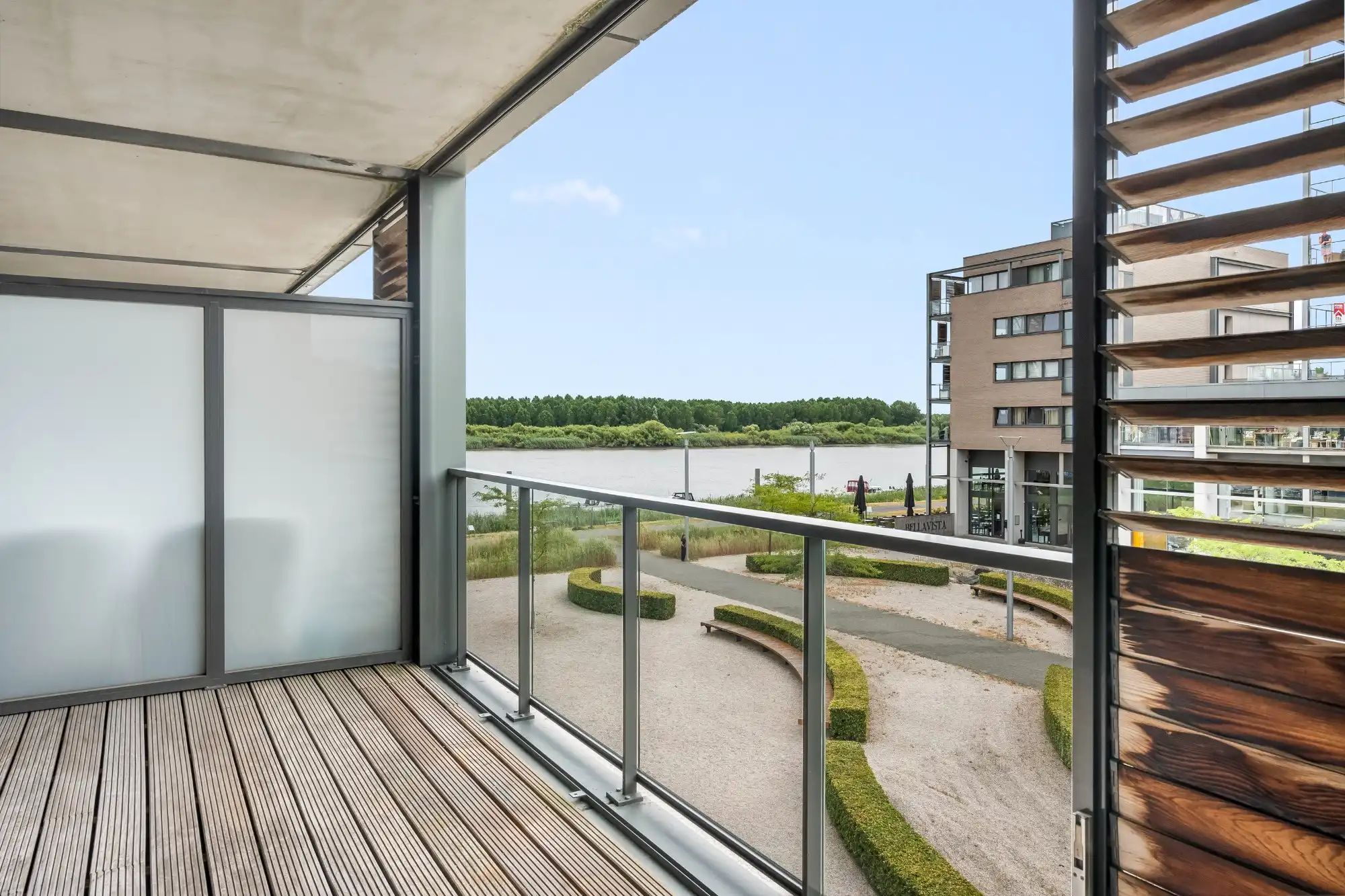 Lichtrijk appartement met Schelde-zicht, 2 slaapkamers en 2 parkeerplaatsen aan het Georges Van Dammeplein in Temse foto 2