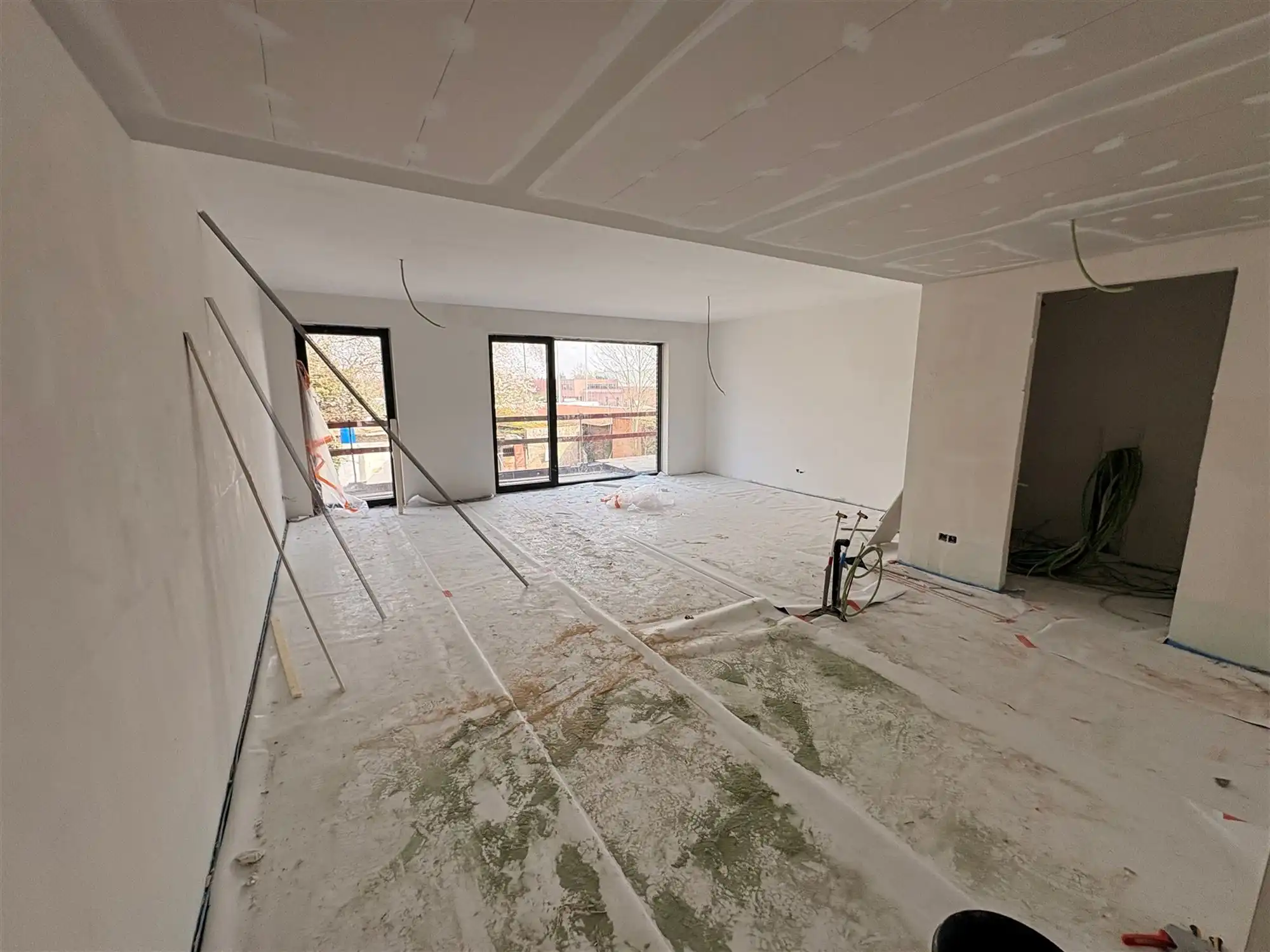 Appartement met 2 slaapkamers en terras. foto 9