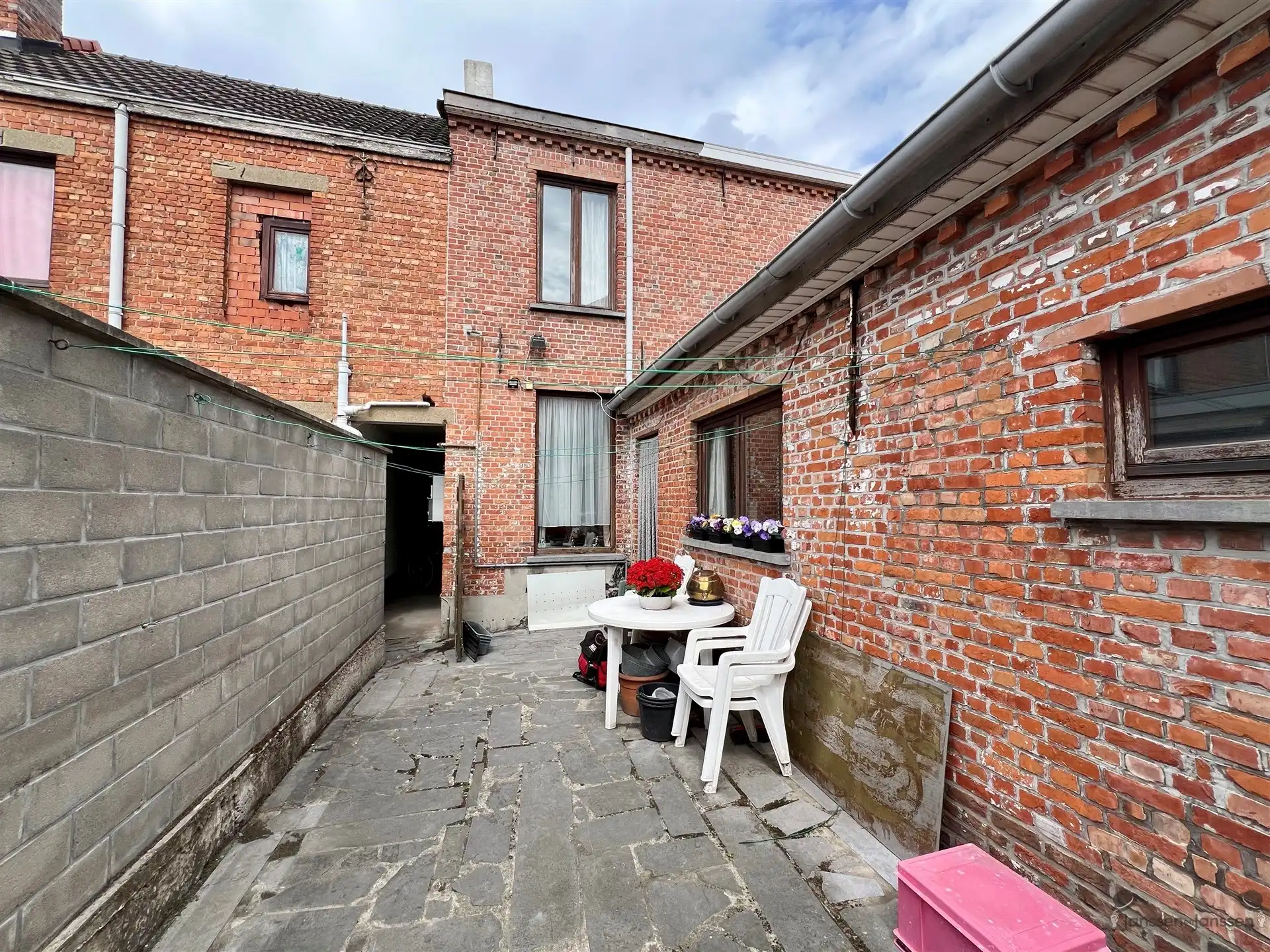 Te renoveren woning met 2 slaapkamers foto 11