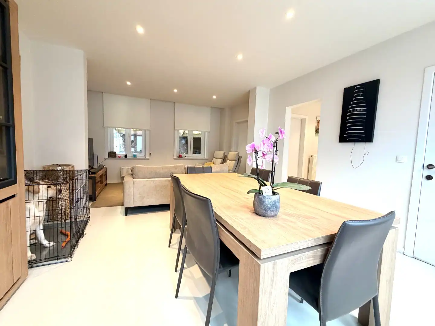 Instapklare brede rijwoning met herenhuisallure, garage en zonnige tuin te Kooigem foto 4