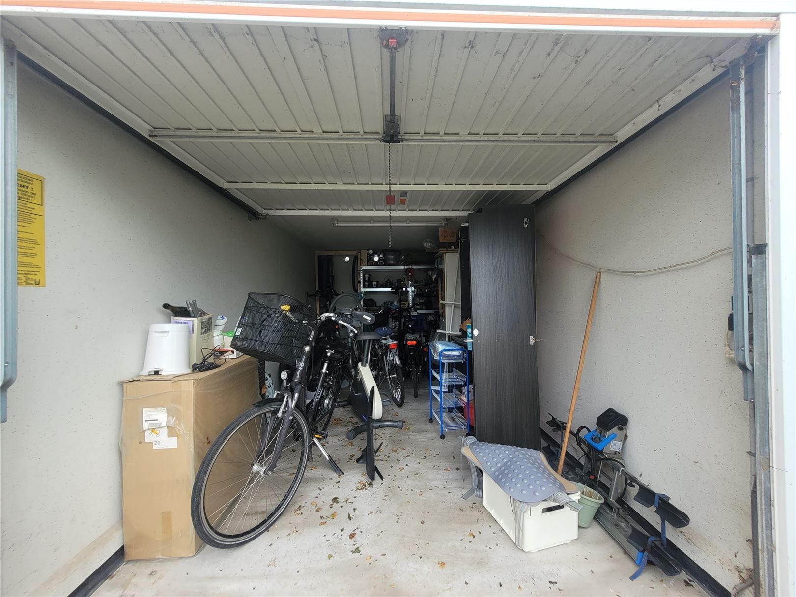 Ongemeubeld 2-slaapkamerappartement met garage foto 15