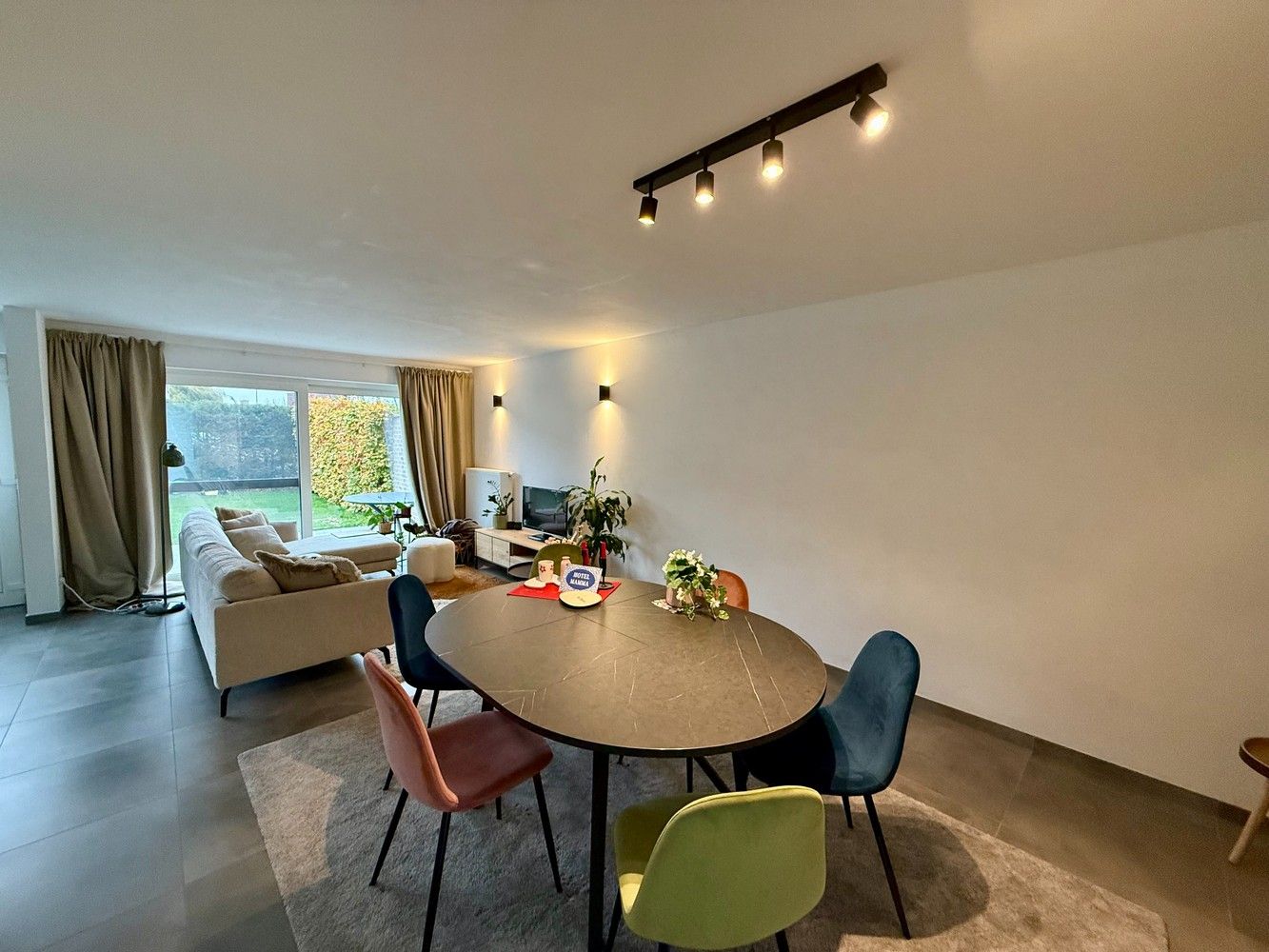 Recente, energiezuinige woning met 3 slaapkamers te huur! foto 3