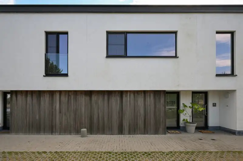RECENTE ENERGIEZUINIGE RIJWONING MET 3 SLAAPKAMERS AAN DE VAART - FORT 9 foto 10