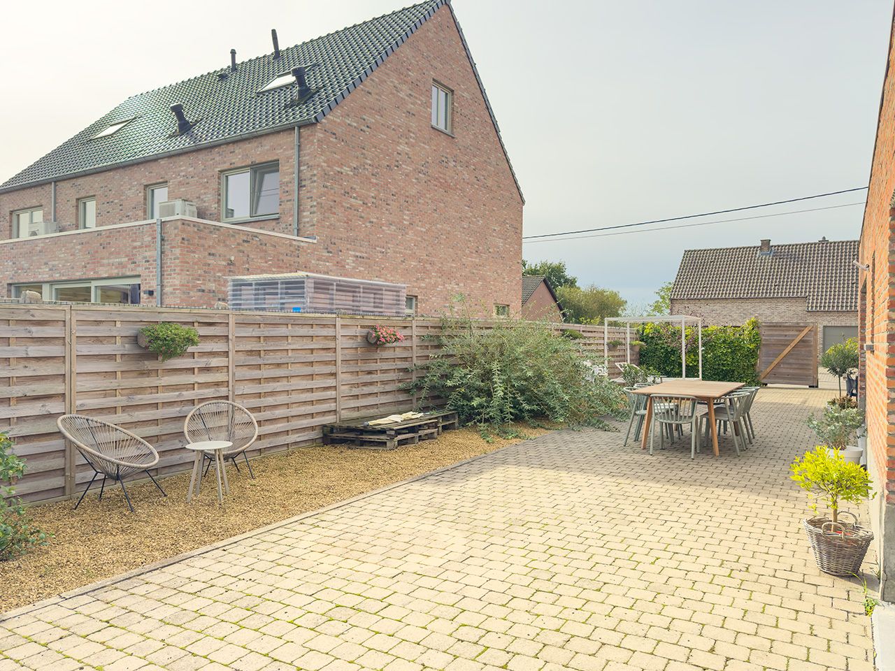 Gezellige woning met ong 205m2 opp op perceel van 4a26 foto 21