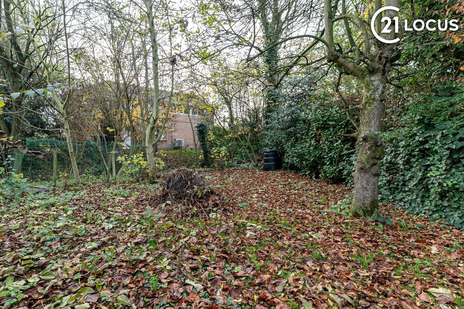 Ruime woning in rustige buurt te Zwijndrecht - 5 slaapkamers foto 23