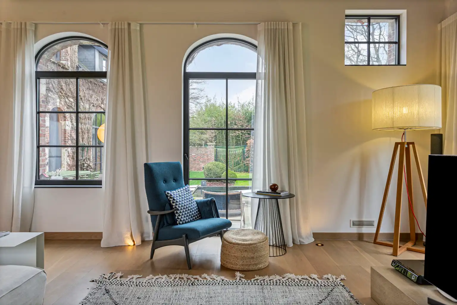 LUXUEUS EN EXCLUSIEF LANDHUIS  MET PARKTUIN.  foto 2