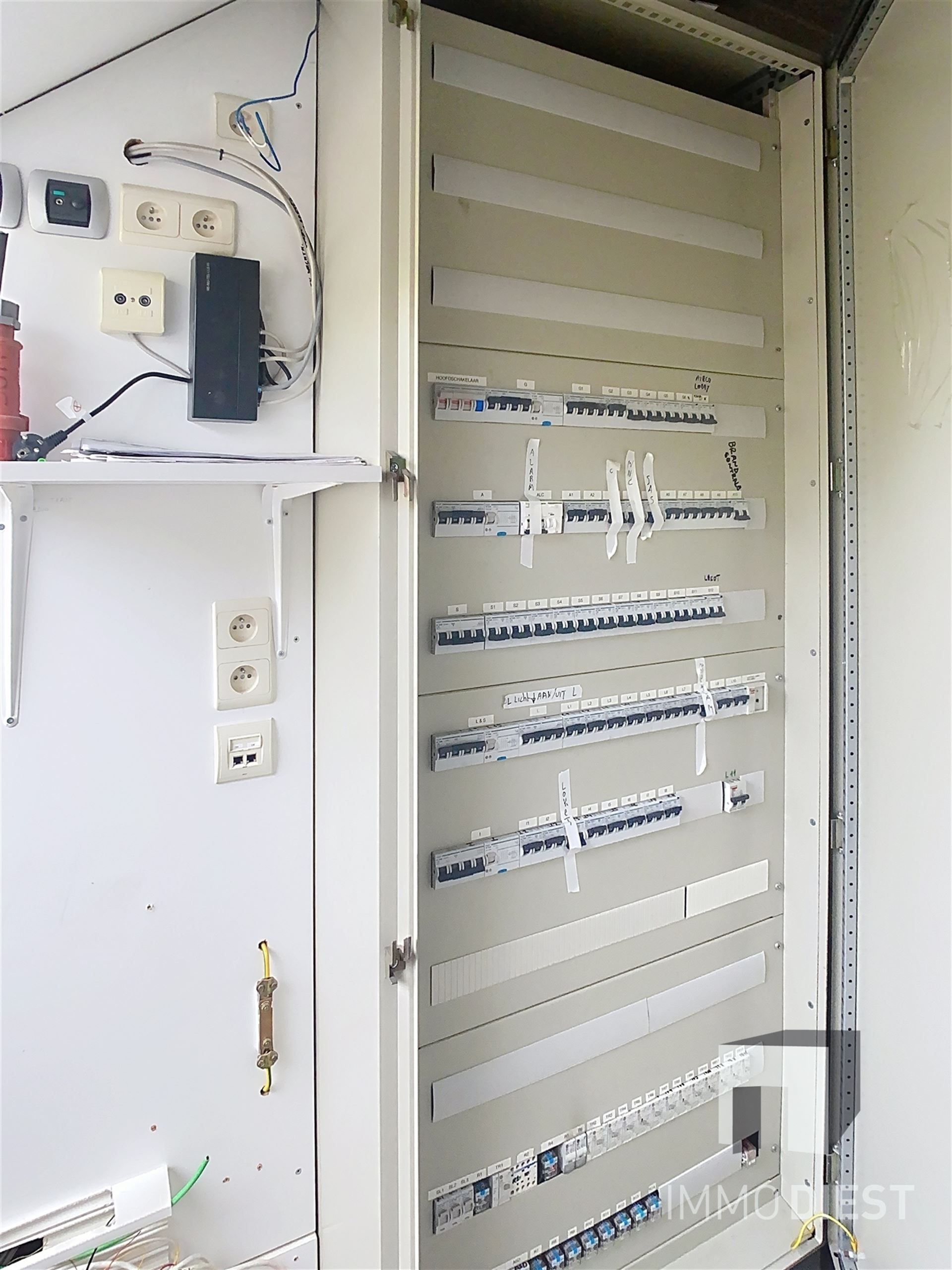 Kantoorgebouw met mogelijkheden foto 27