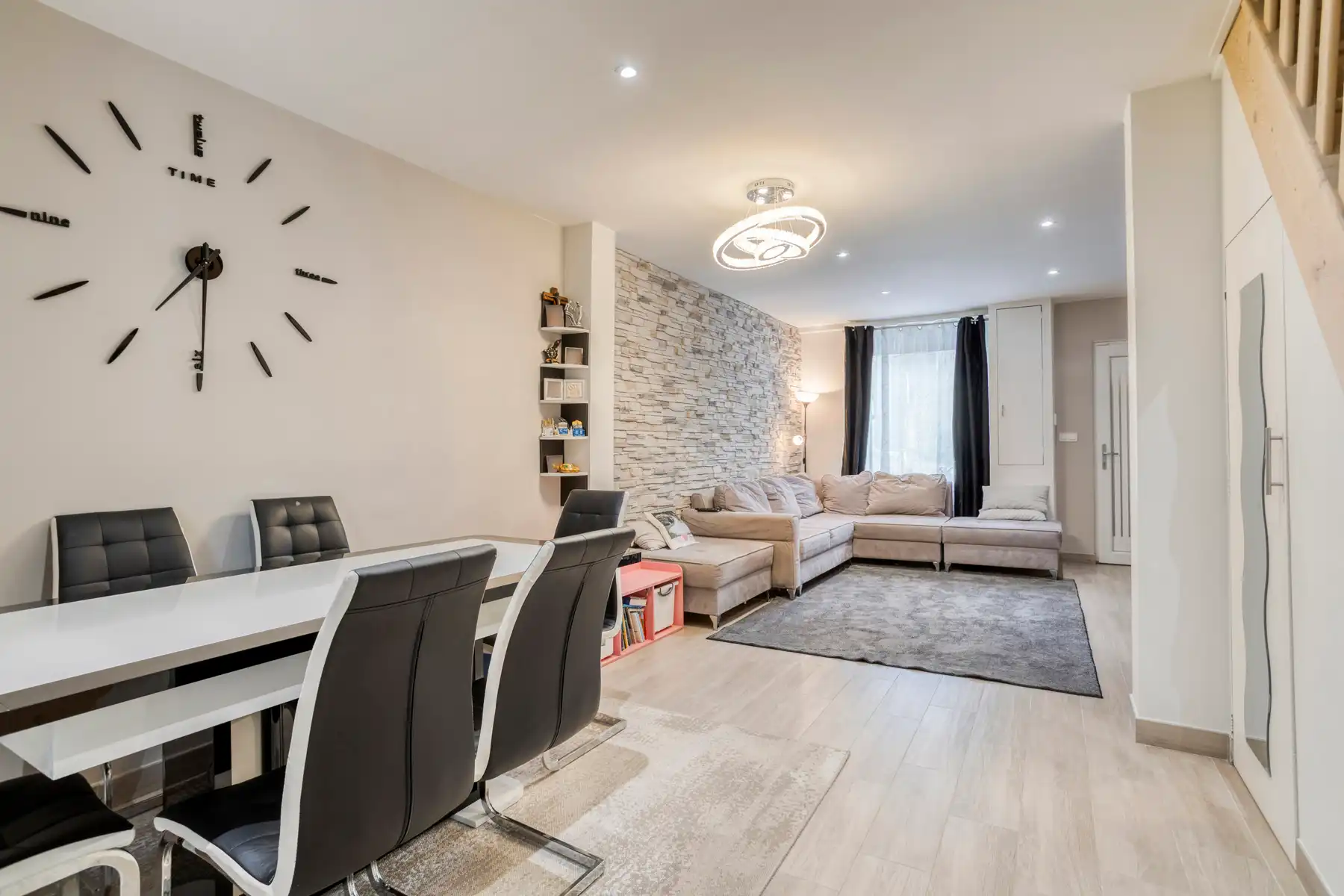 Instapklare eengezinswoning met 4 slaapkamers foto 2