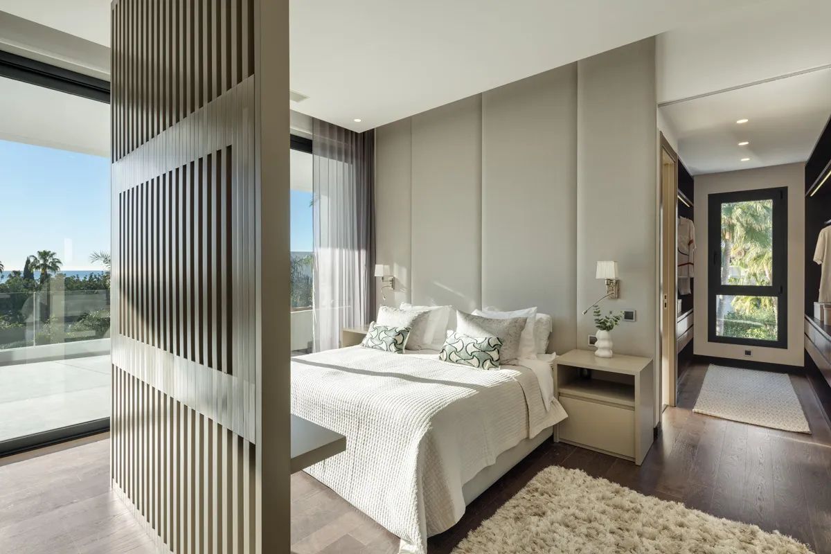 Exclusieve oase van luxe op de Golden Mile – architecturaal meesterwerk met adembenemend uitzicht! foto 10