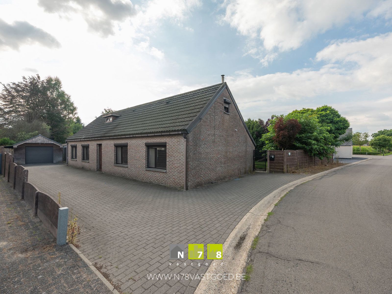 Huis te koop foto {{pictureIndex}}