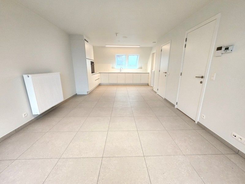 Luxueus nieuwbouwappartement met 2 slaapkamers en ruim terras TE HUUR in Harelbeke! foto 4