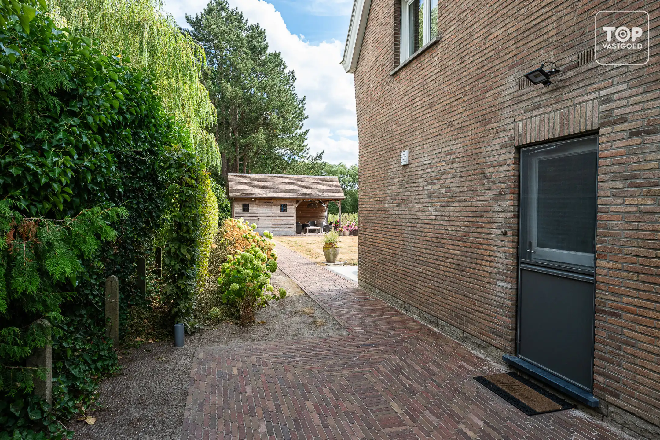 Kwalitatieve villa met 4 slaapkamers en fantastische tuin foto 20