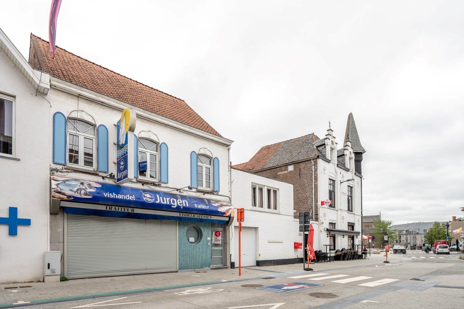 Te renoveren handelswoonst met koer in centrum Kuurne. foto 1