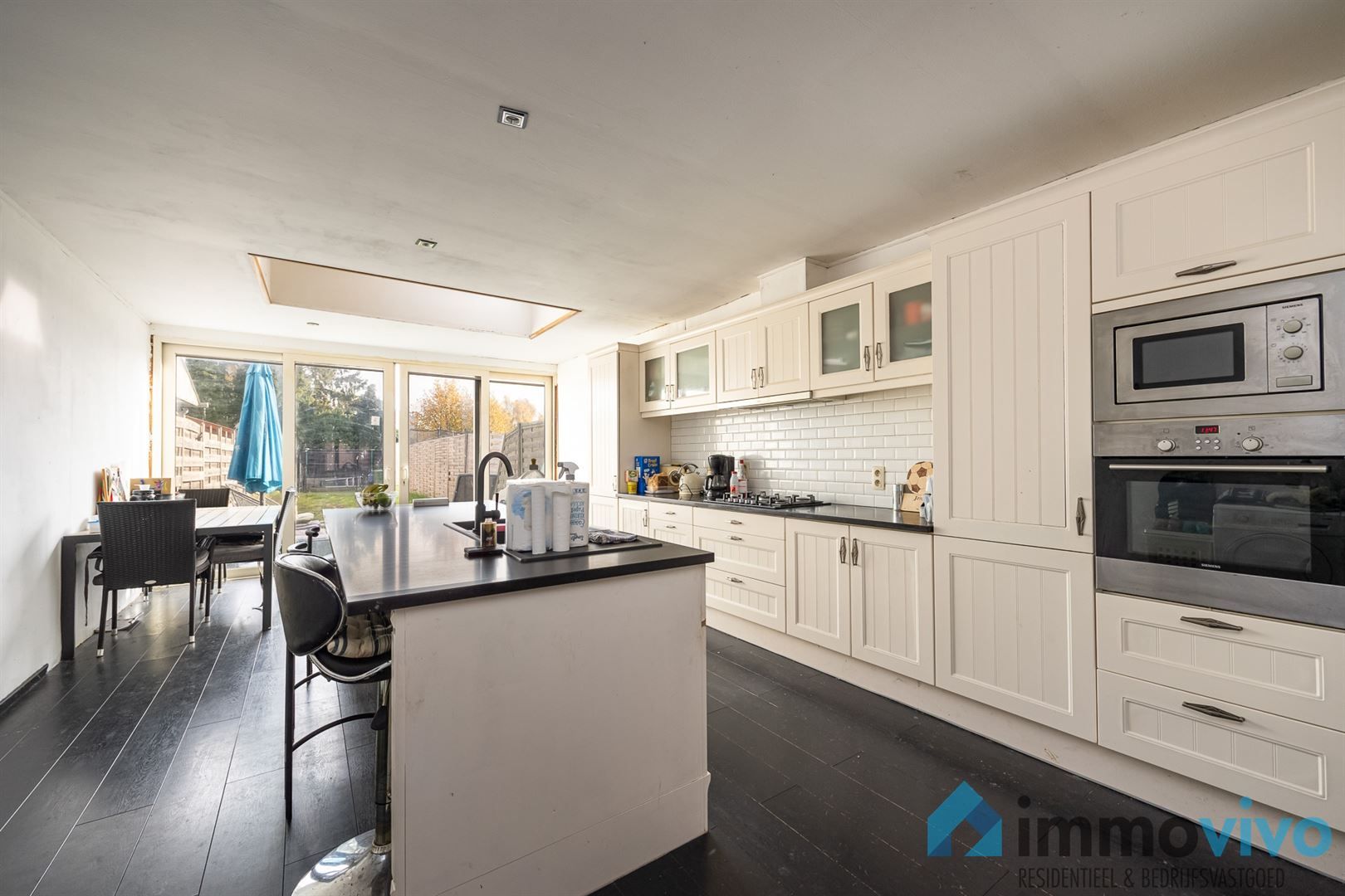 Te renoveren woning met 2 slaapkamers en tuin. foto 4