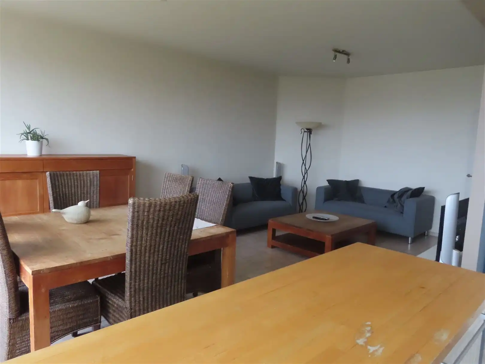 Gemeubeld twee slaapkamerappartement op Antwerpen LO met prachtig uitzicht op Antwerpen! foto 3